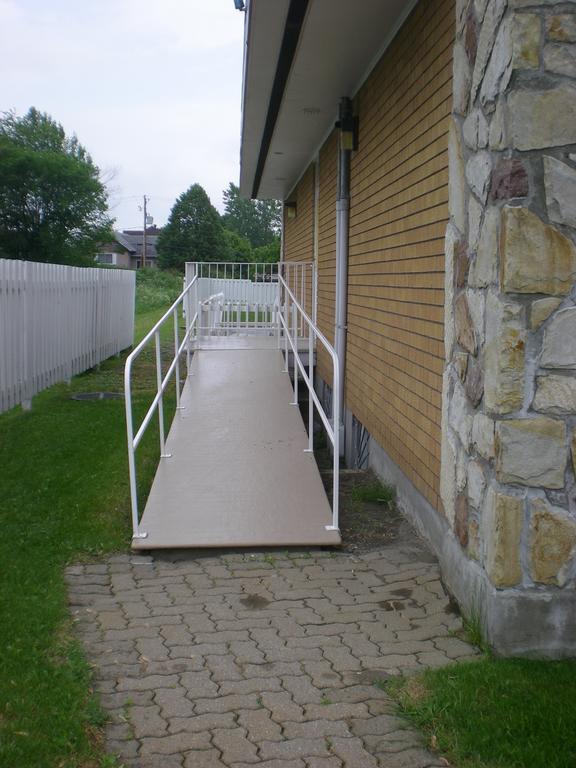 Motel Vaudreuil Esterno foto
