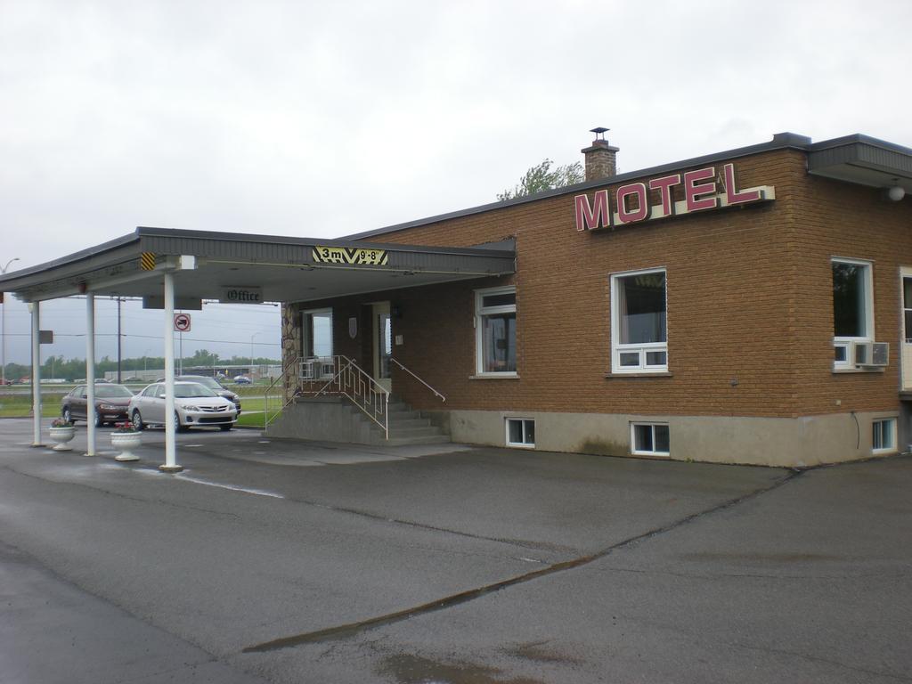 Motel Vaudreuil Esterno foto